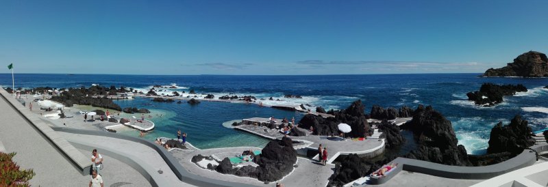 Kúpanie v Porto Moniz