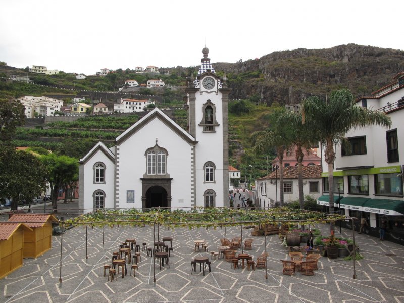Kostol s námestím v Ribeira Brava