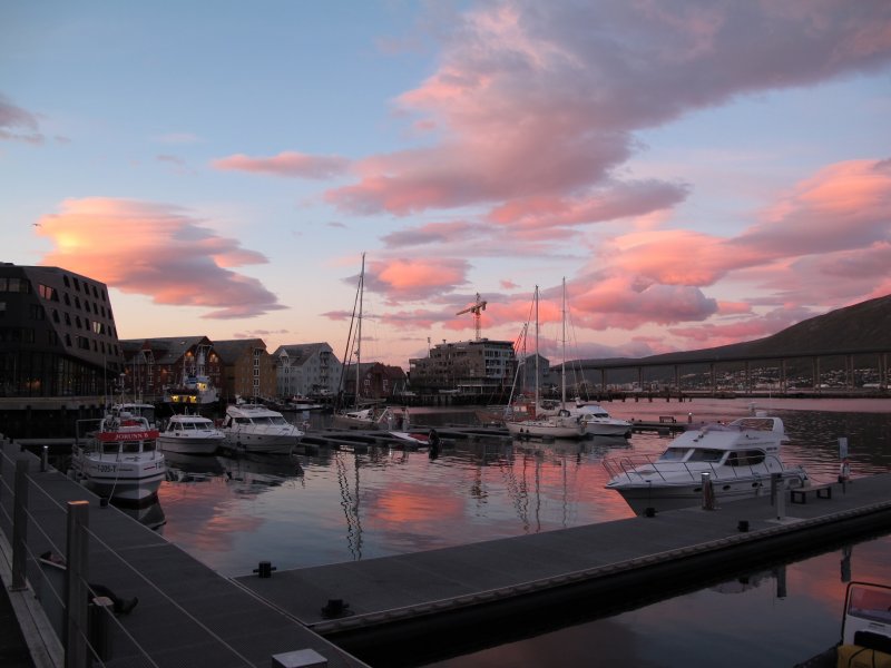 Ružové oblaky nad prístavom